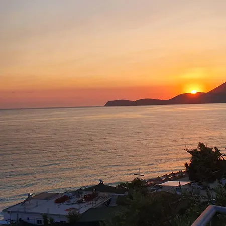 Alket Apts.1 דירה